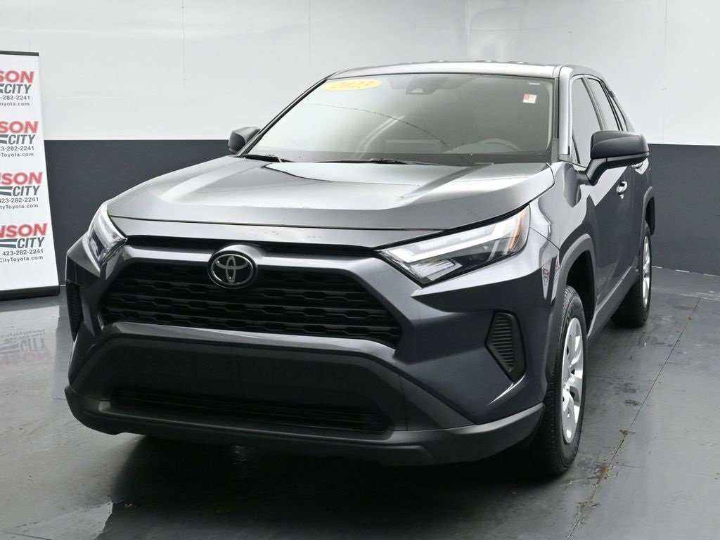 Used 2023 Toyota RAV4 LE image 4