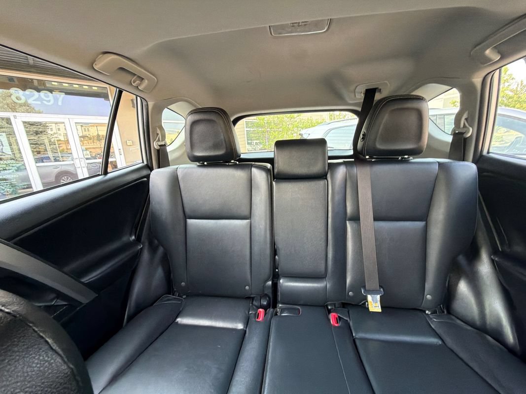 Used 2015 Toyota RAV4 Limited AWD/4WD image 30