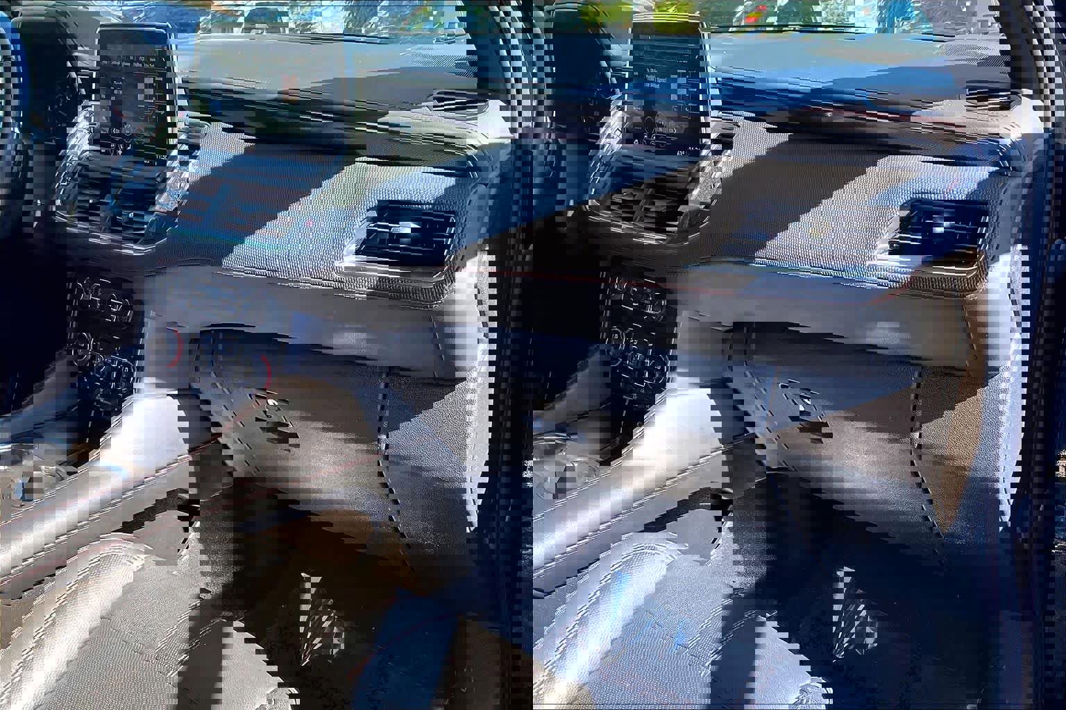 Used 2021 Chevrolet Tahoe RST w/ Luxury Package image 15