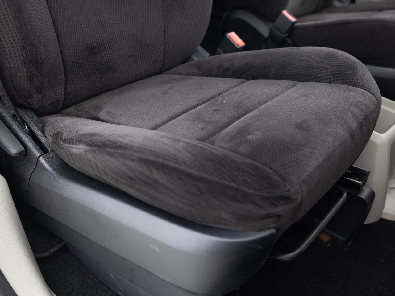 Used 2014 Dodge Grand Caravan SE FWD image 27