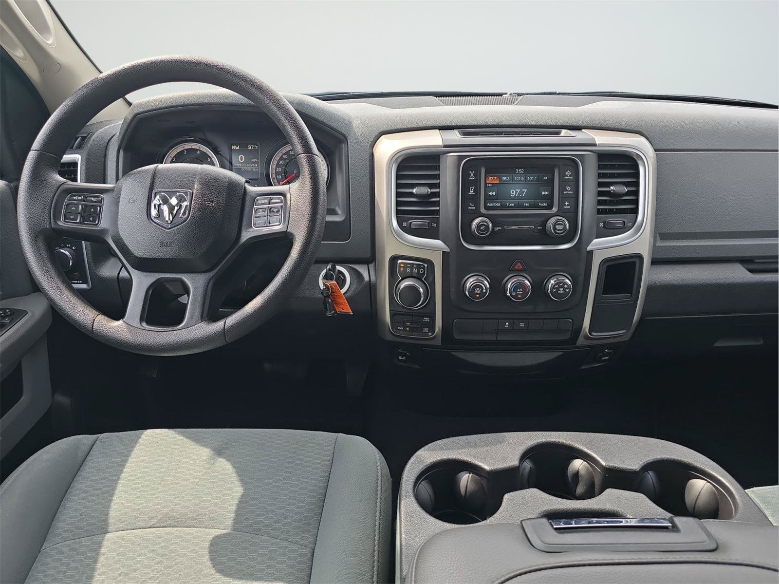 Used 2017 RAM 1500 Classic SLT AWD/4WD image 9