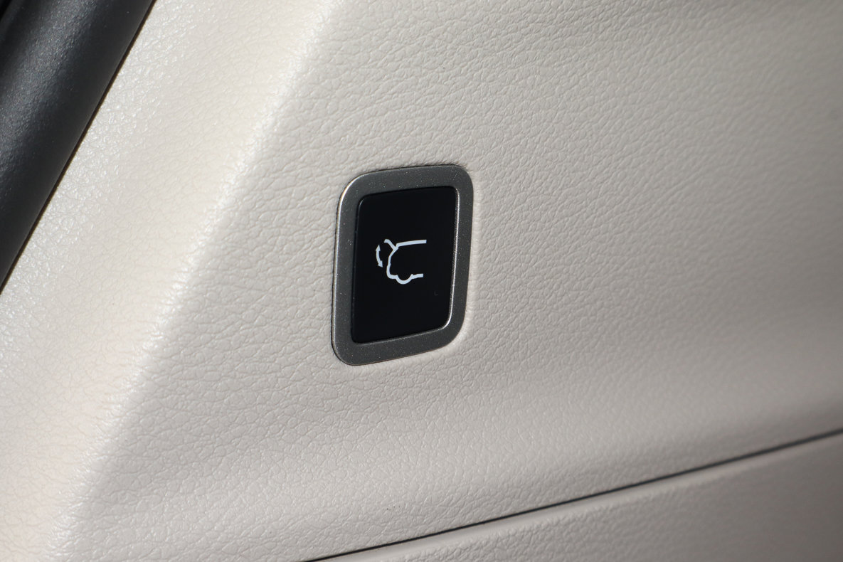 Used 2023 Chrysler Pacifica Limited image 21