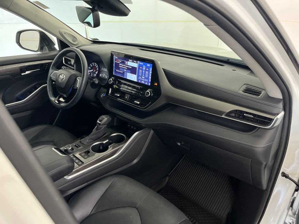 Used 2020 Toyota Highlander Limited AWD/4WD image 23