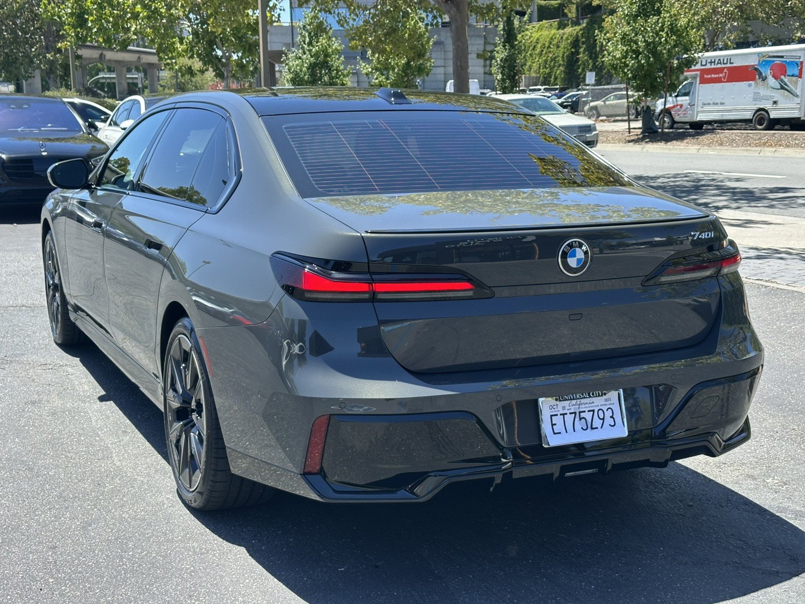 Used 2023 BMW 740i w/ Parking Assistance Package RWD image 11
