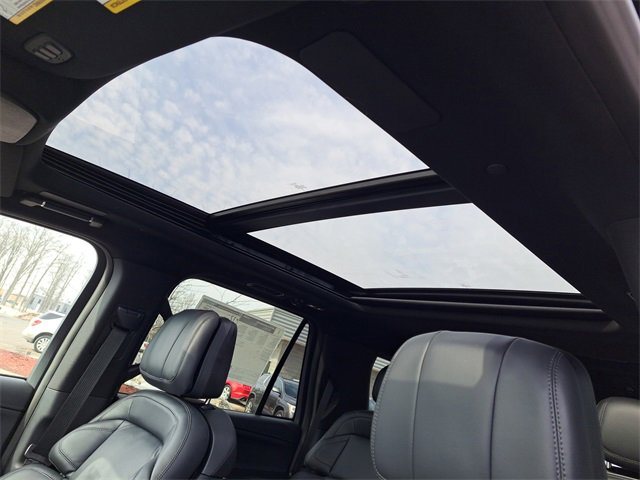 New 2026 Lincoln Navigator Reserve w/ Jet Appearance Package image 31