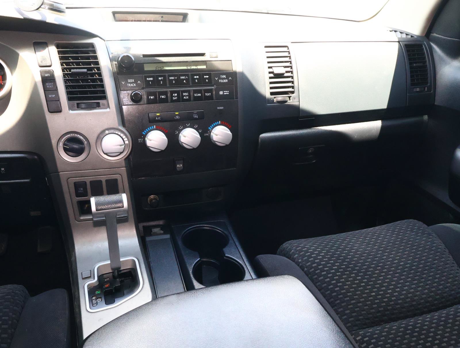 Used 2010 Toyota Tundra 4x4 Double Cab image 10