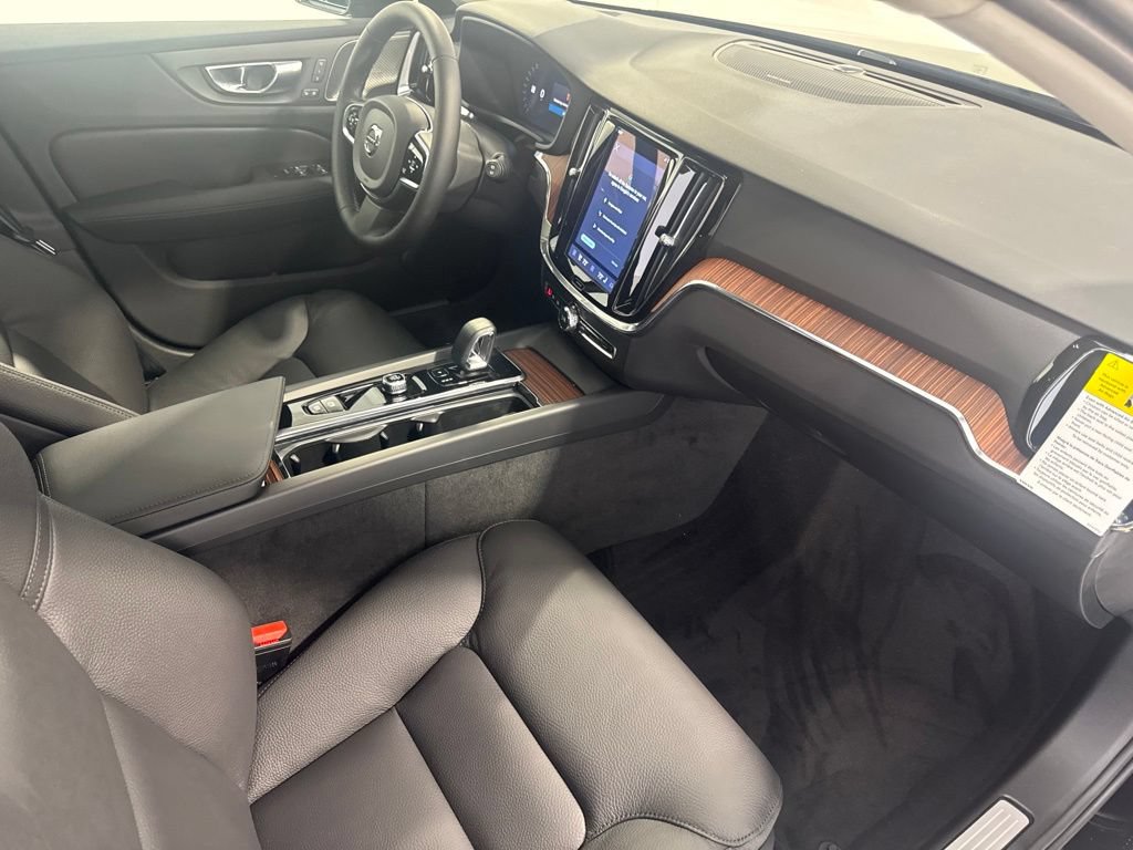 New 2026 Volvo V60 B5 Cross Country Plus w/ Climate Package AWD/4WD image 27