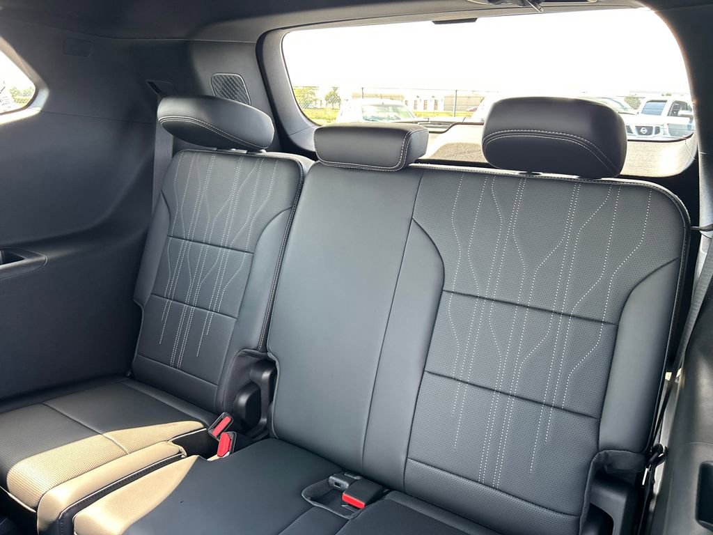 New 2026 Buick Enclave Avenir image 36