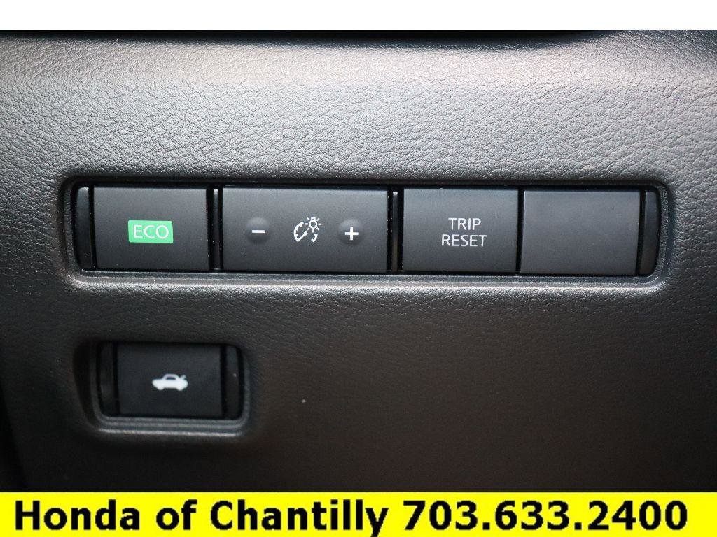 Used 2021 Nissan Sentra SR w/ SR Premium Package image 14