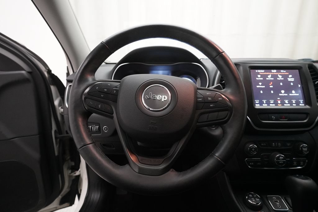 Used 2019 Jeep Cherokee Trailhawk w/ Comfort/Convenience Group AWD/4WD image 4