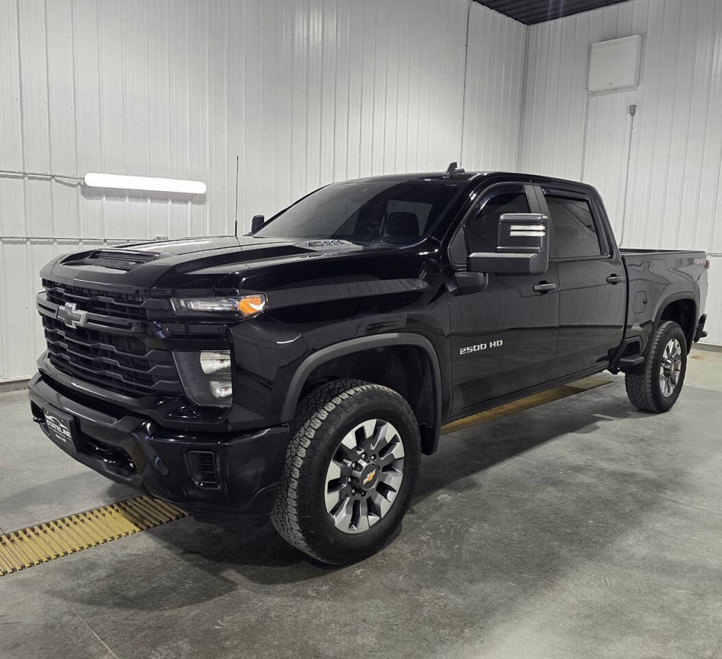 Used 2024 Chevrolet Silverado 2500 Custom w/ Custom Convenience Package AWD/4WD image 2