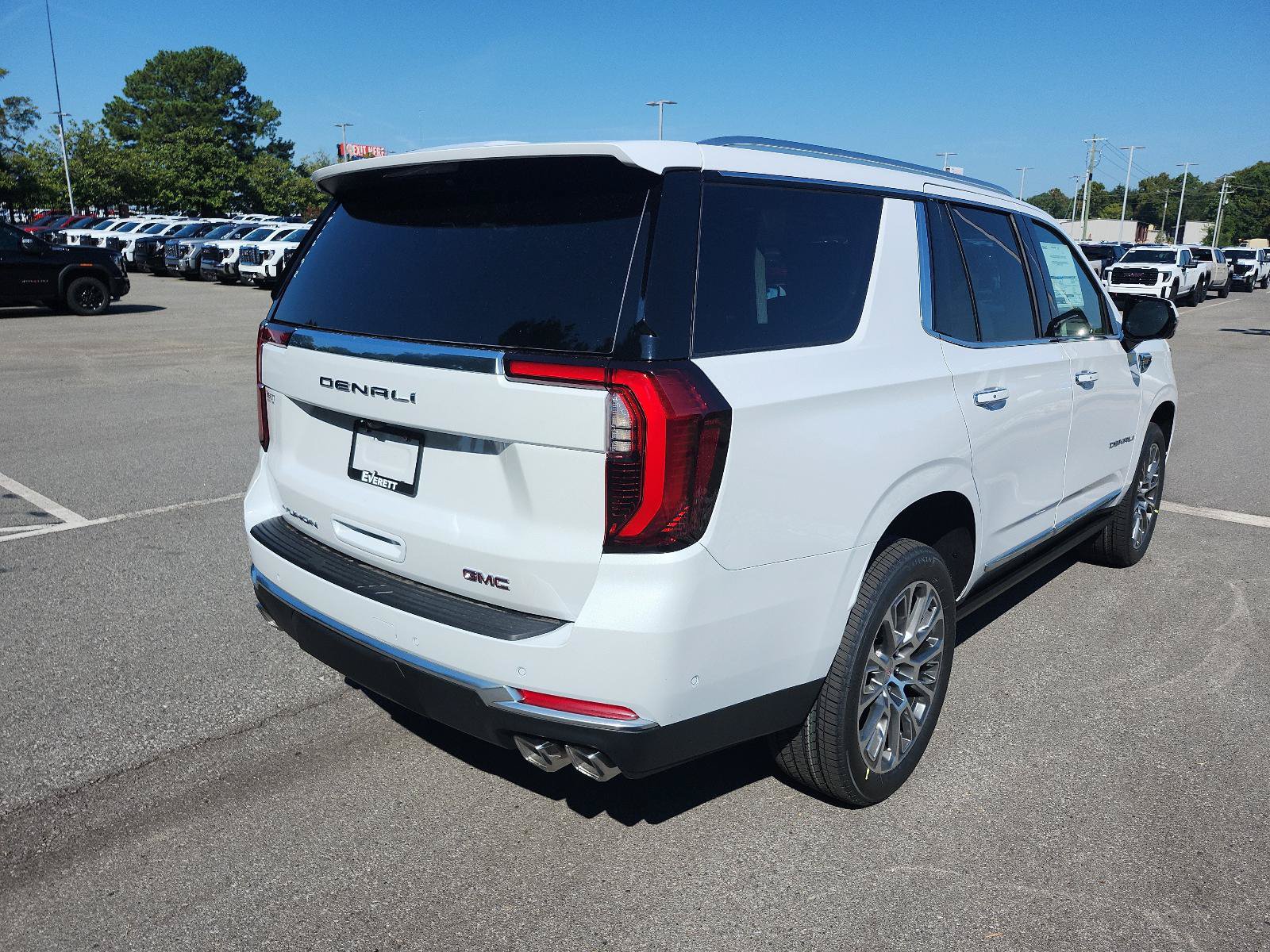 New 2027 GMC Yukon Denali w/ Sun & Power Step Package AWD/4WD image 3