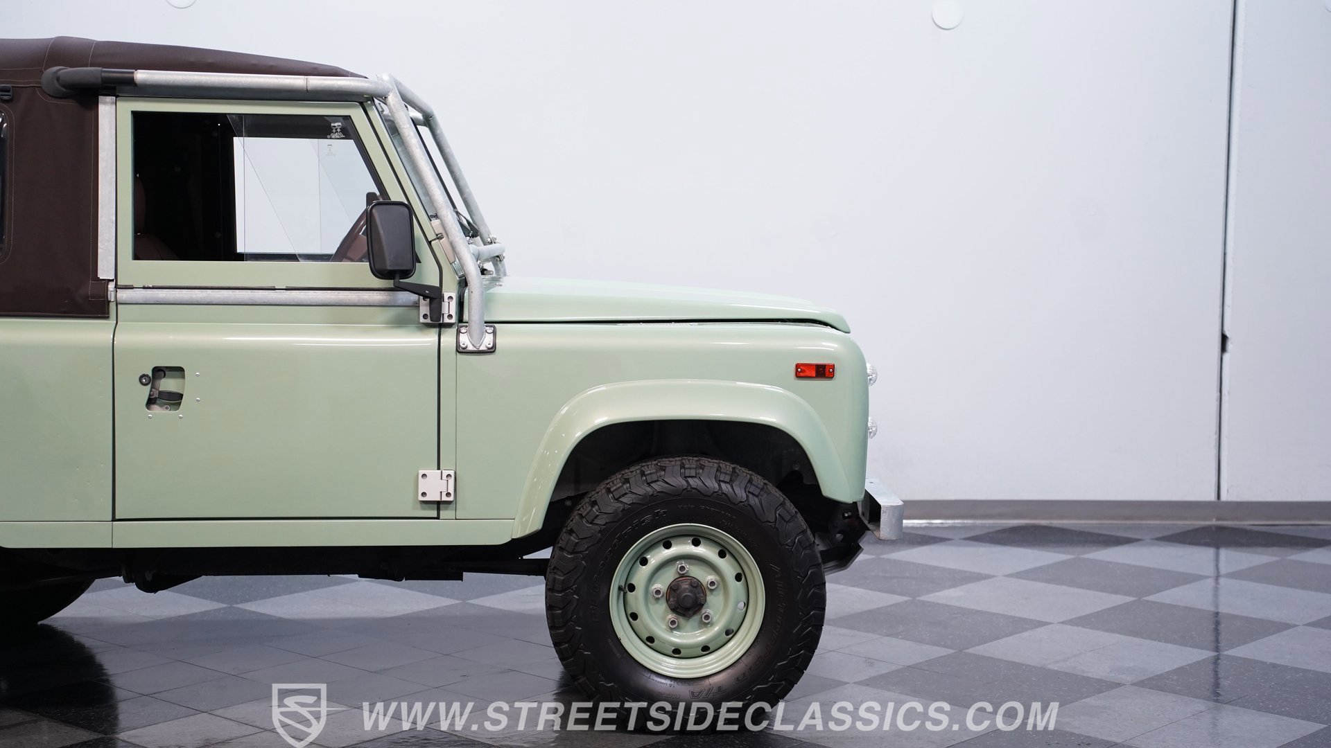 Used 1997 Land Rover Defender 90 AWD/4WD image 25