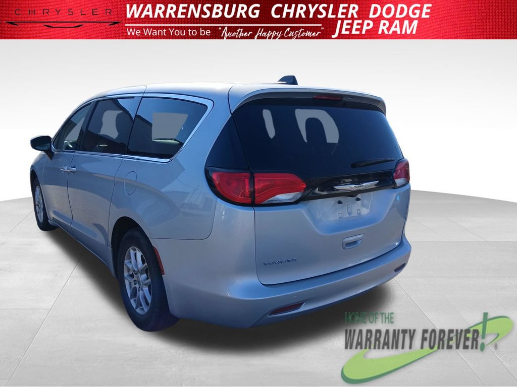 Used 2023 Chrysler Voyager LX FWD image 6