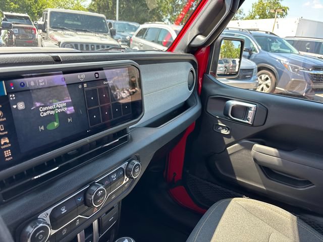 Used 2025 Jeep Wrangler Sport AWD/4WD image 12
