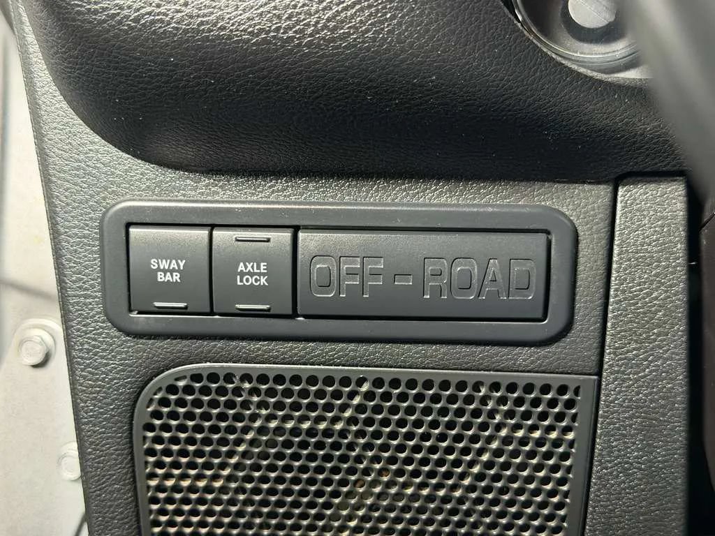Used 2015 Jeep Wrangler Rubicon w/ Power Convenience Group AWD/4WD image 23