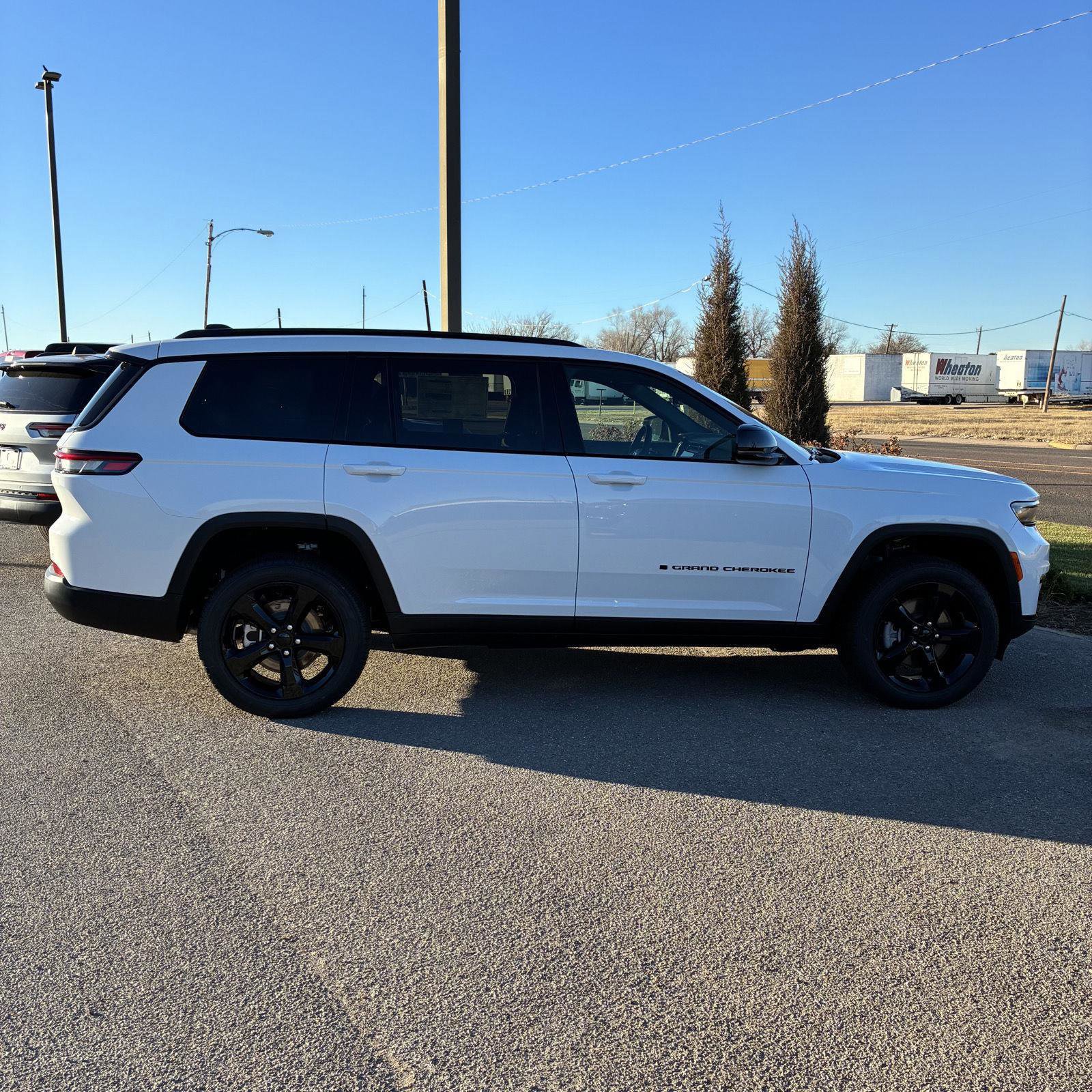 New 2025 Jeep Grand Cherokee L Limited w/ Black Appearance Package image 14