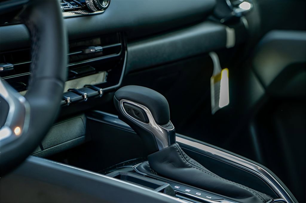 Used 2024 GMC Canyon Elevation w/ Convenience Package image 11