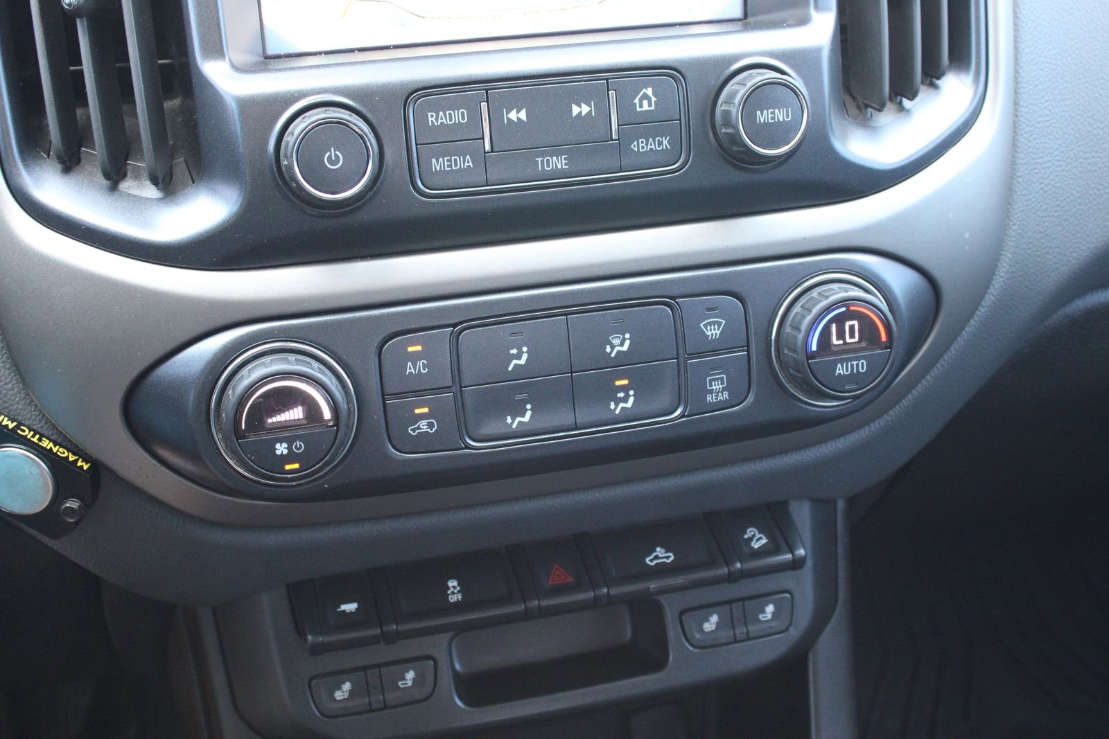 Used 2017 Chevrolet Colorado Z71 AWD/4WD image 17