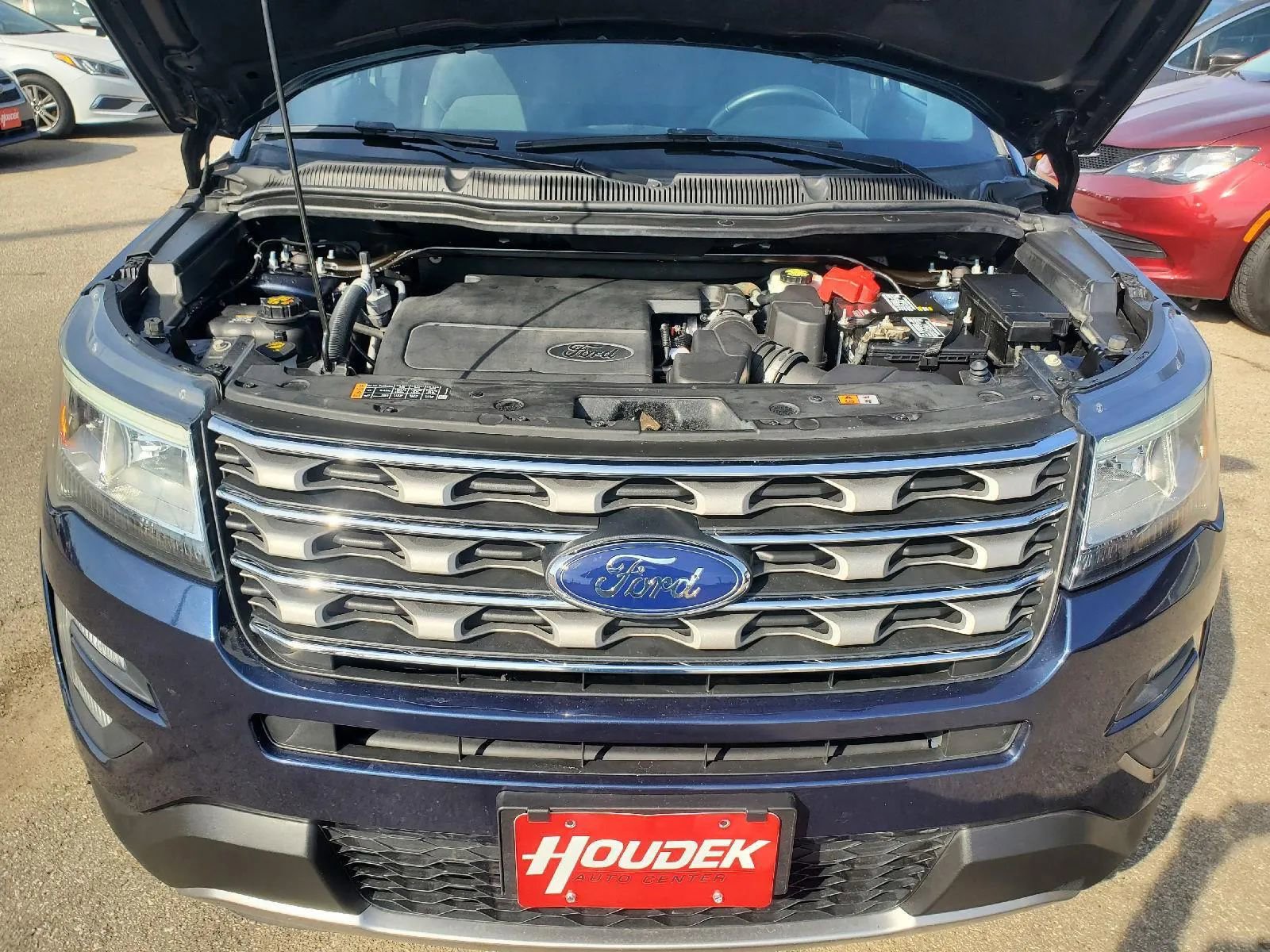 Used 2017 Ford Explorer XLT w/ Equipment Group 201A image 20