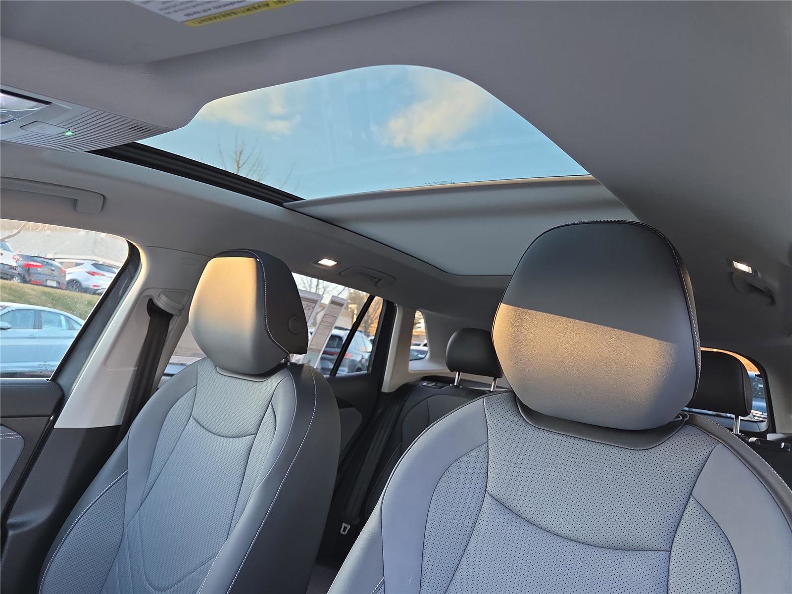 New 2026 Volkswagen Tiguan SE image 22