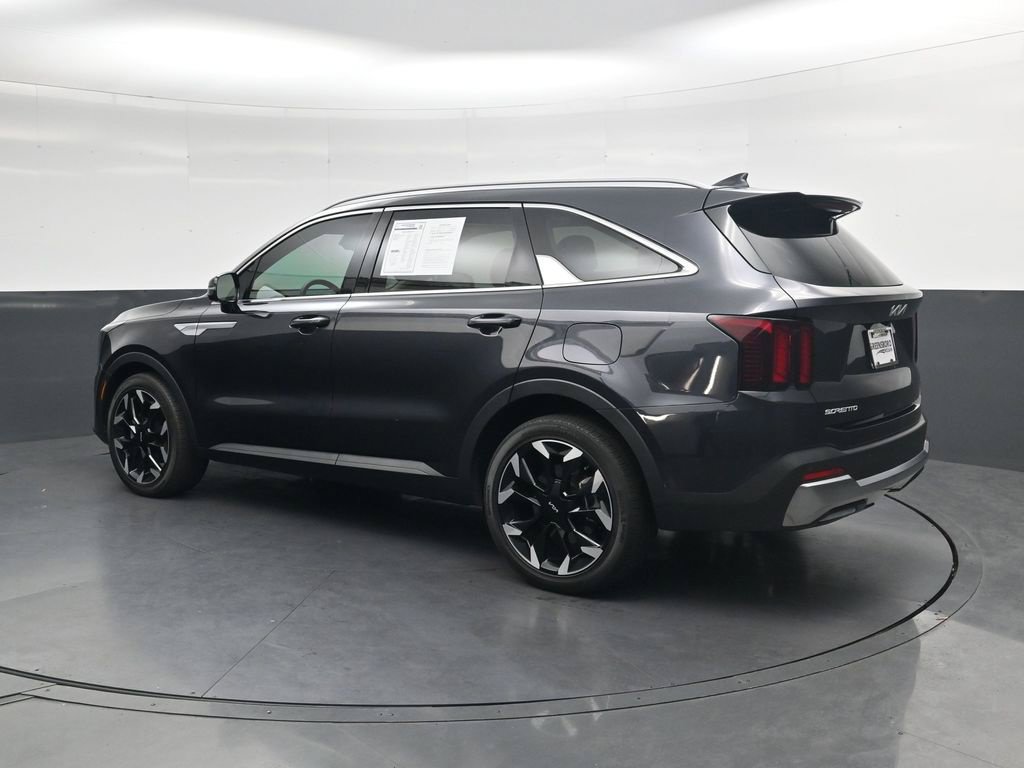 Used 2025 Kia Sorento EX w/ Panoramic Sunroof Package FWD image 11