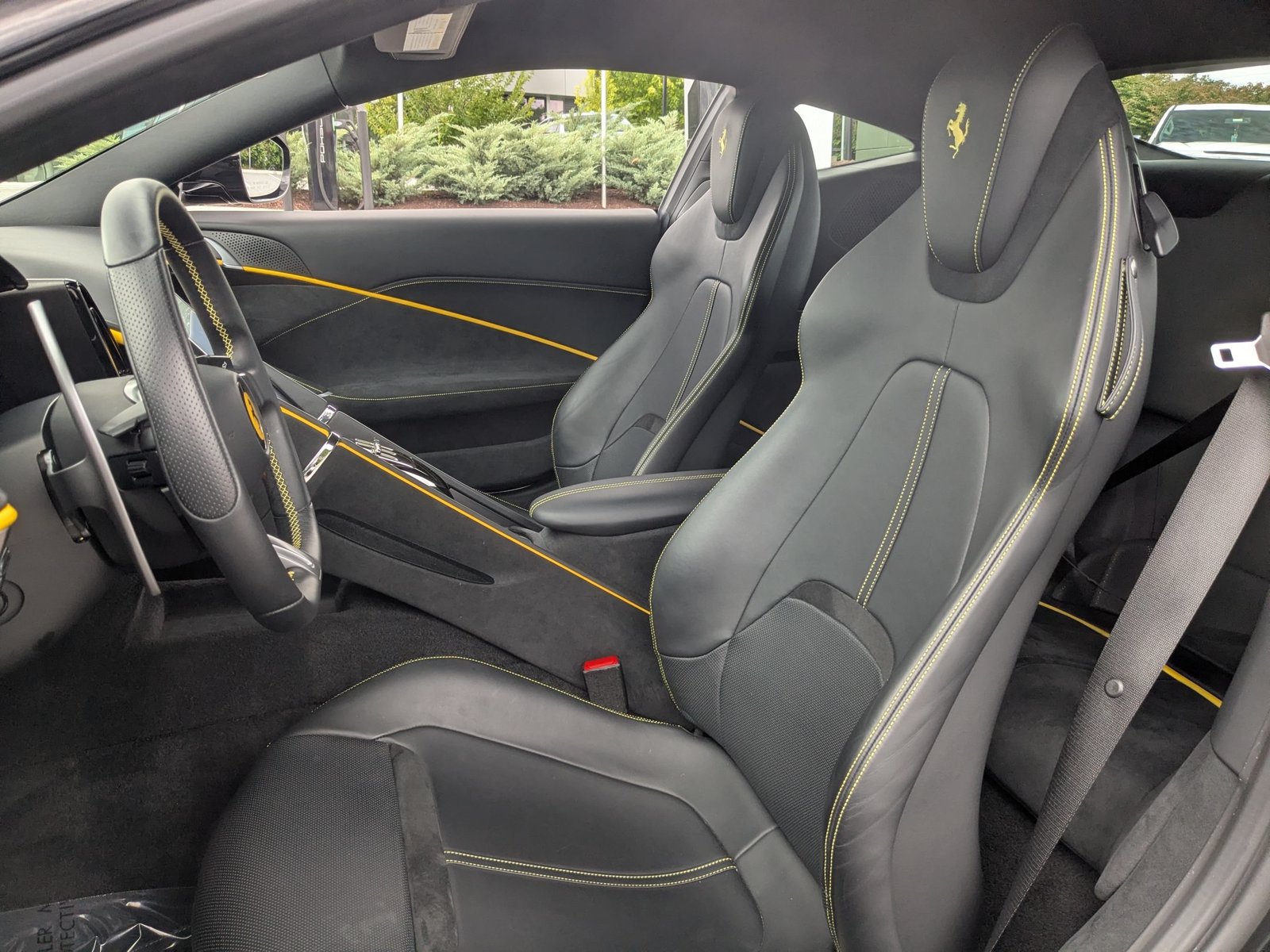 Used 2021 Ferrari Roma RWD image 5