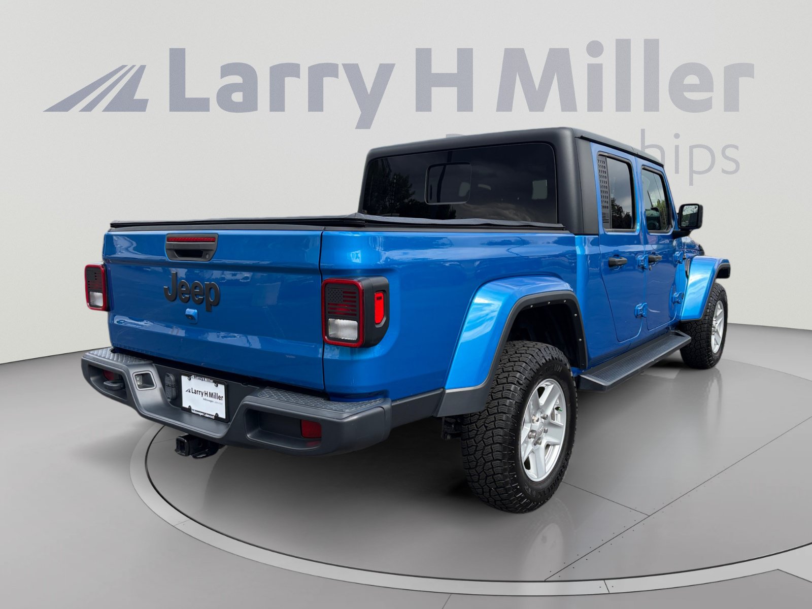 Used 2022 Jeep Gladiator Sport AWD/4WD image 5