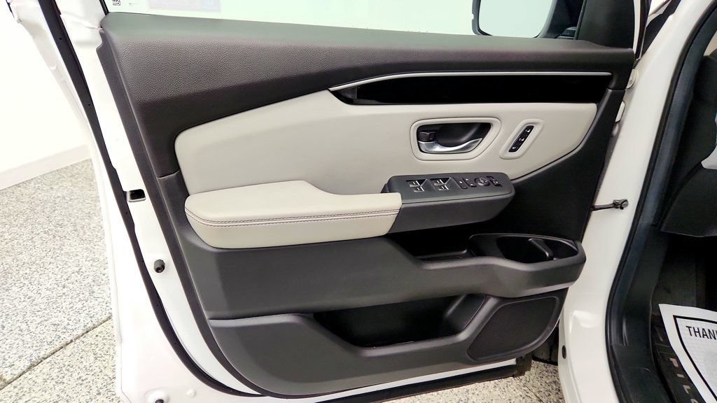 Used 2024 Honda Pilot Touring image 11