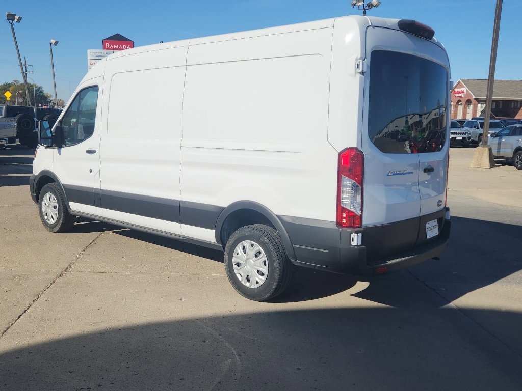 Used 2023 Ford E-Transit Medium Roof image 4