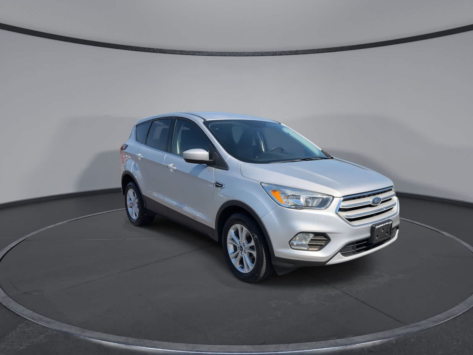 Used 2019 Ford Escape SE AWD/4WD image 2