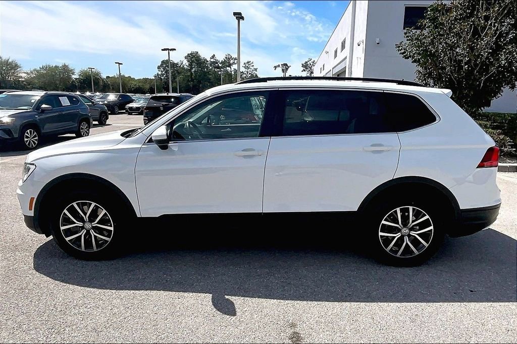 Used 2019 Volkswagen Tiguan SE w/ Panoramic Sunroof Package image 8