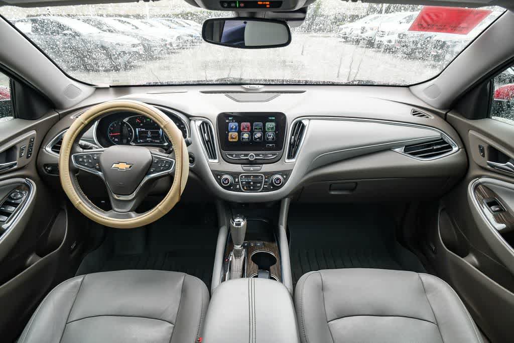 Used 2018 Chevrolet Malibu Premier w/ Premier Sun and Wheel Package FWD image 14