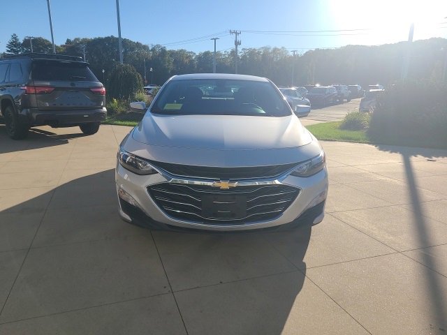 Used 2022 Chevrolet Malibu LT image 2