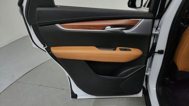 Certified 2025 Cadillac XT5 Premium Luxury w/ LPO, Floor Liner Package image 17