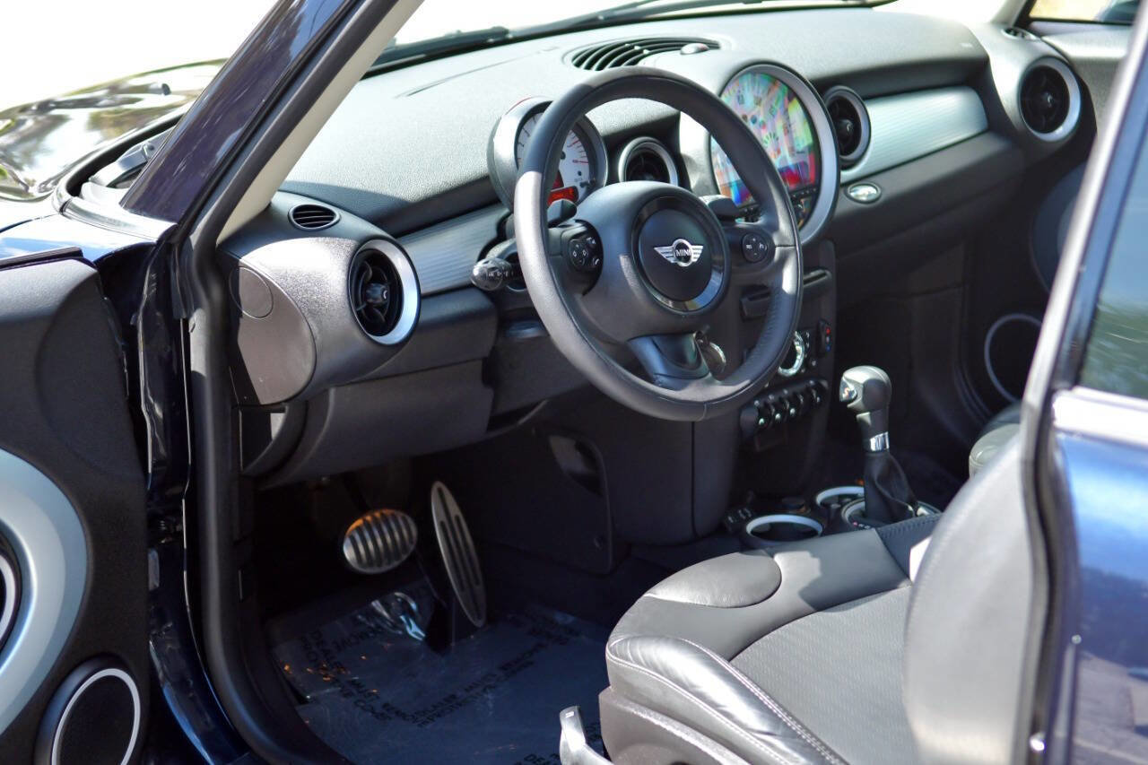 Used 2013 MINI Cooper S w/ Premium Pkg 2 FWD image 16