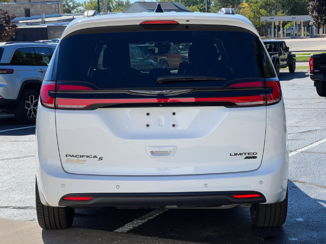 Used 2023 Chrysler Pacifica Limited w/ Uconnect Theater Family Group AWD/4WD image 54
