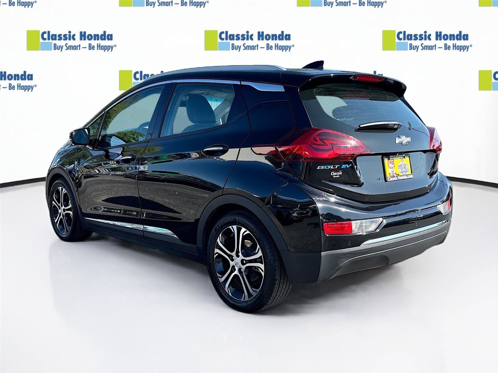 Used 2021 Chevrolet Bolt Premier w/ Infotainment Package image 5