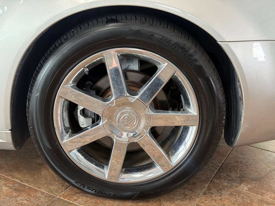 Used 2008 Cadillac XLR RWD image 10