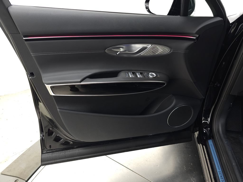 New 2026 Genesis GV70 2.5T AWD/4WD image 9