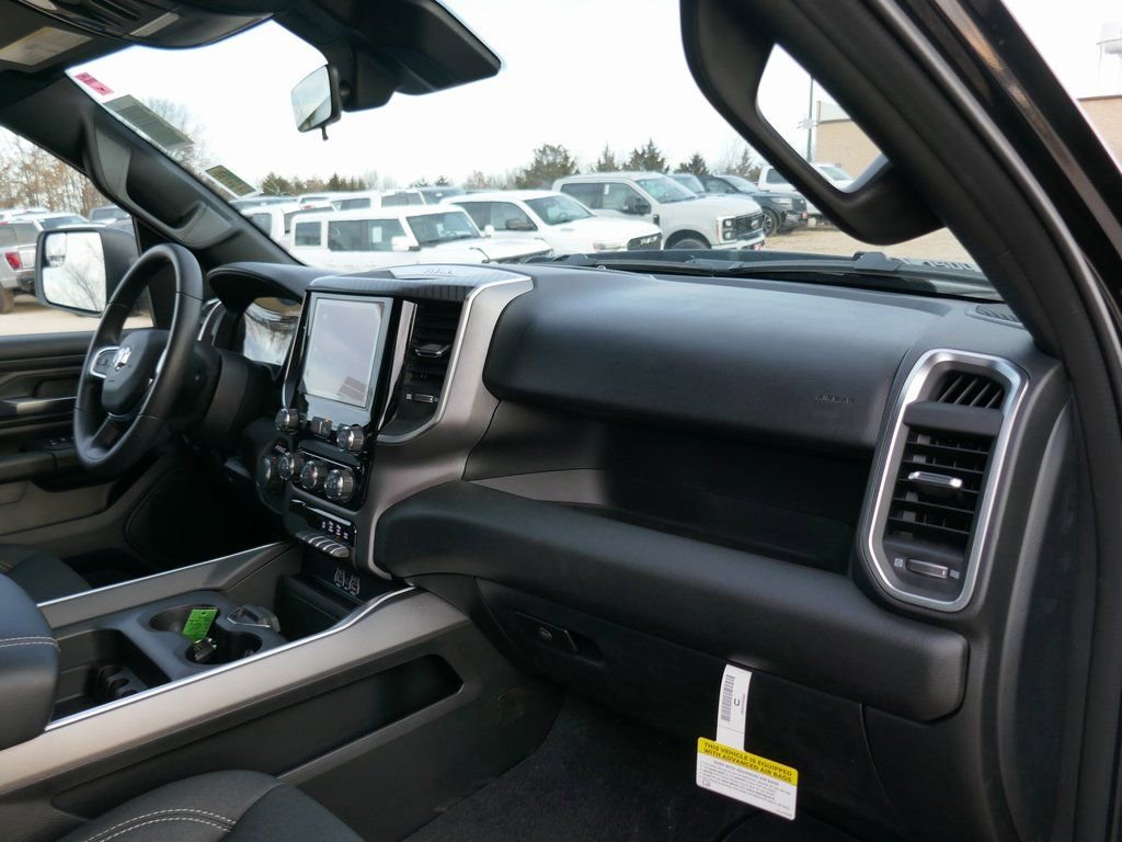 New 2026 RAM 1500 Express AWD/4WD image 10