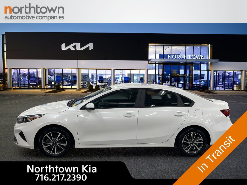 Used 2023 Kia Forte LXS FWD image 3