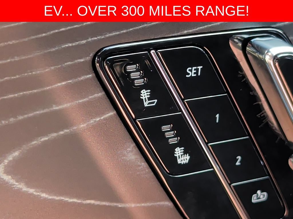 Used 2024 Cadillac Lyriq Luxury w/ LPO, Floor Liner Package AWD/4WD image 27
