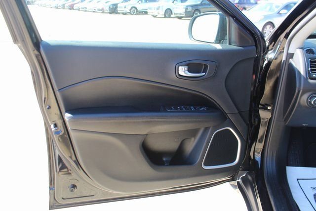 Used 2020 Jeep Compass Latitude image 8