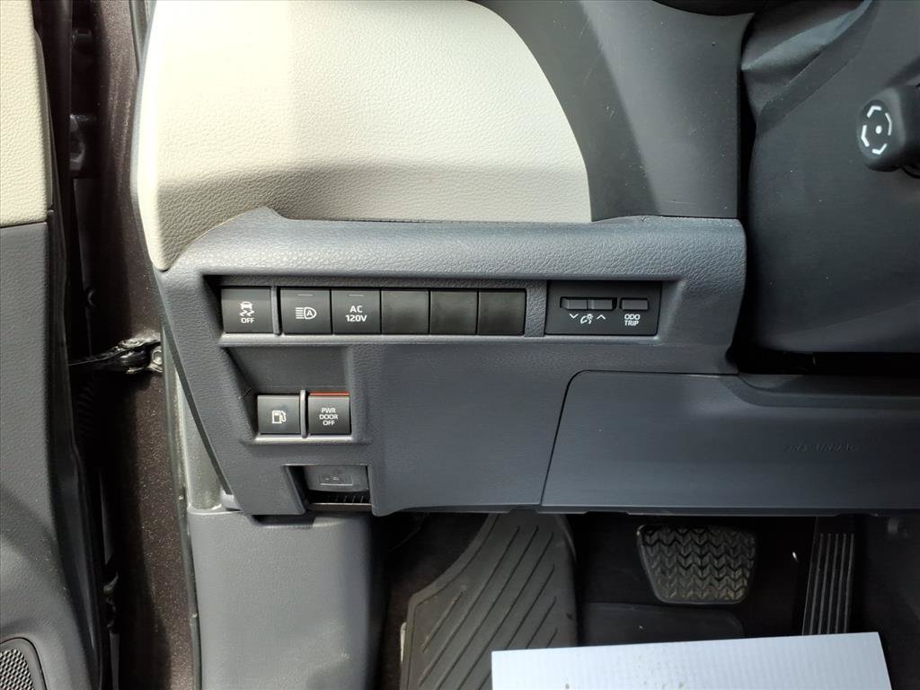 Used 2024 Toyota Sienna Limited AWD/4WD image 17