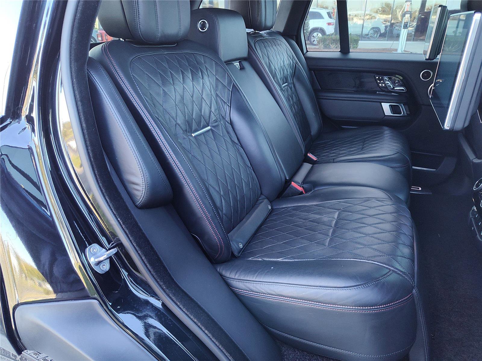 Used 2021 Land Rover Range Rover SV Autobiography Dynamic image 28