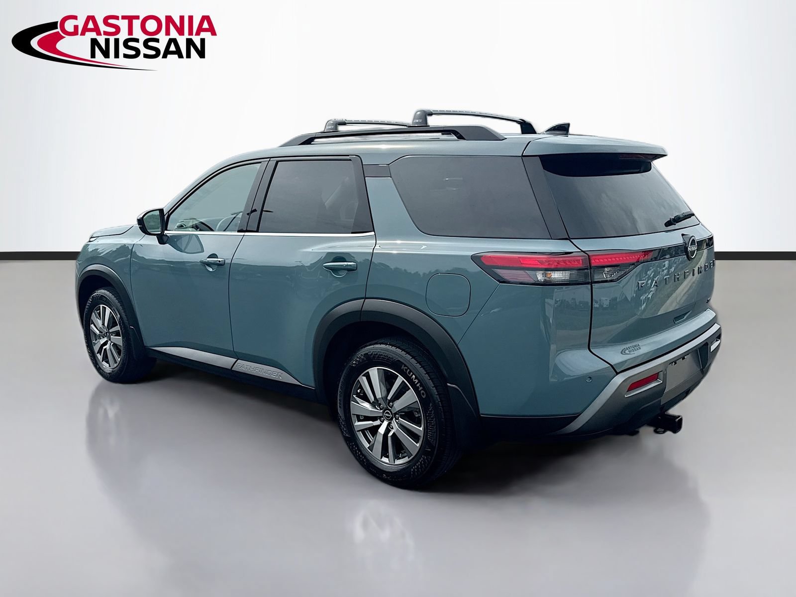 Used 2026 Nissan Pathfinder SL FWD image 6