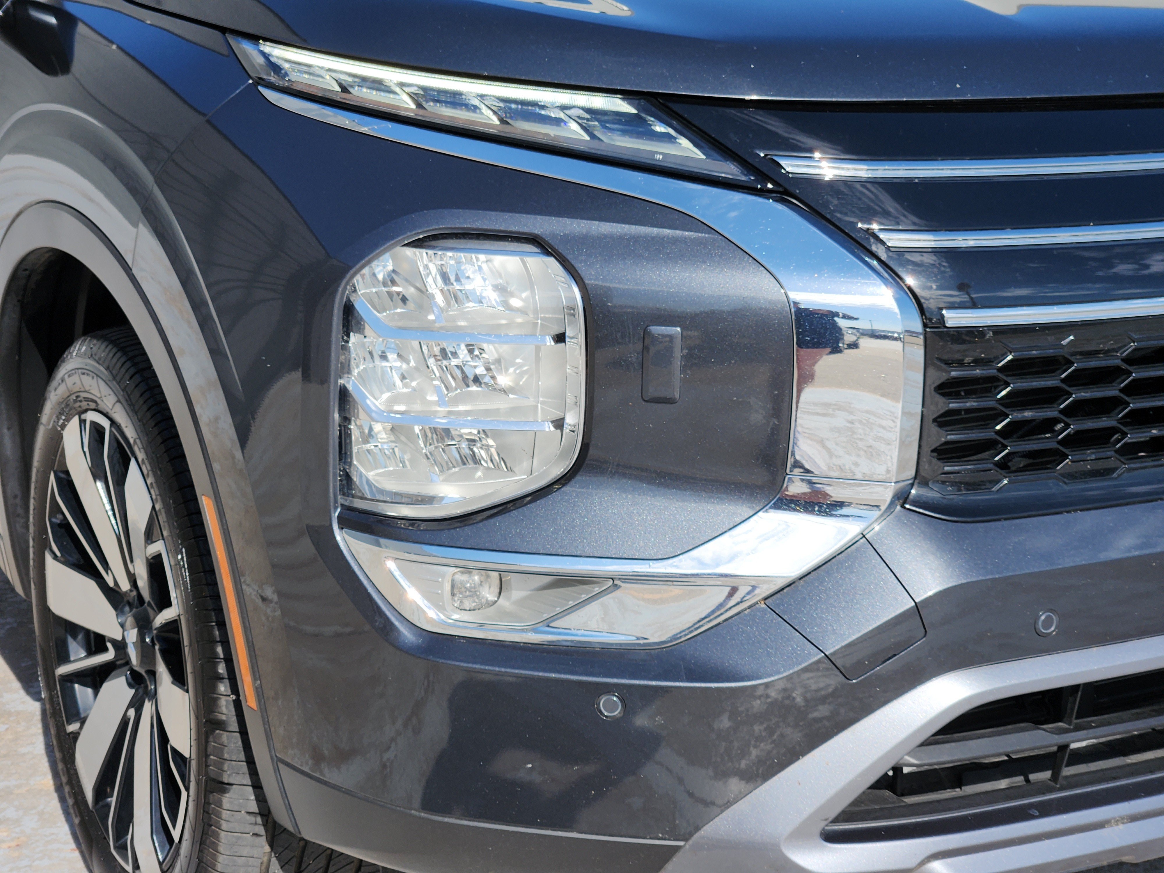 Used 2025 Mitsubishi Outlander SE AWD/4WD image 10