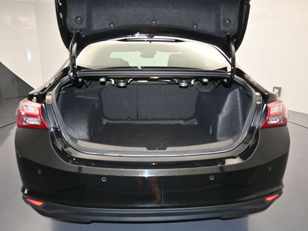 Used 2024 Chevrolet Malibu LT FWD image 24