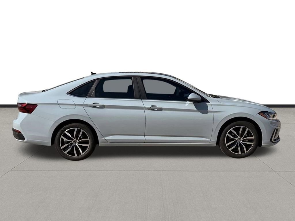 New 2026 Volkswagen Jetta SE FWD image 6